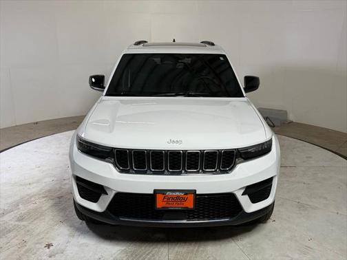 2025 Jeep Grand Cherokee Laredo X 4x4