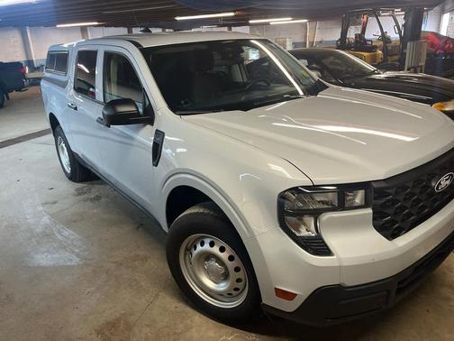 Space White Metallic 2025 Ford Maverick XL