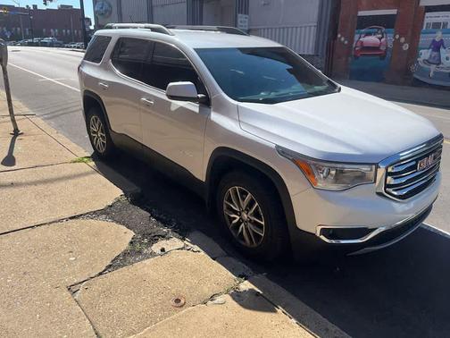 White Frost Tricoat 2017 GMC Acadia SLE-2