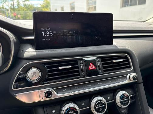 2022 Genesis G70 2.0T AWD