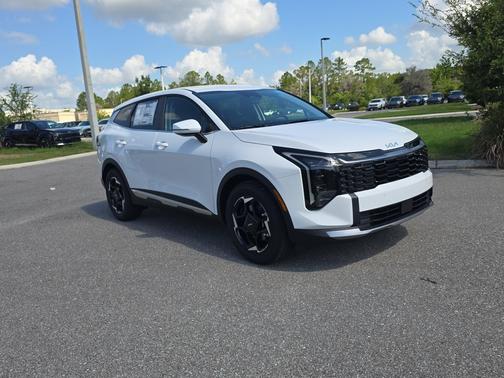 Glacial White Pearl 2026 Kia Sportage EX