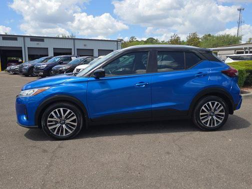 2022 Nissan Kicks SV