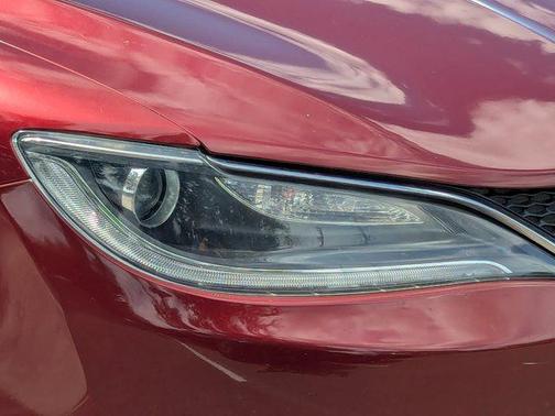 2017 Chrysler 200 Limited