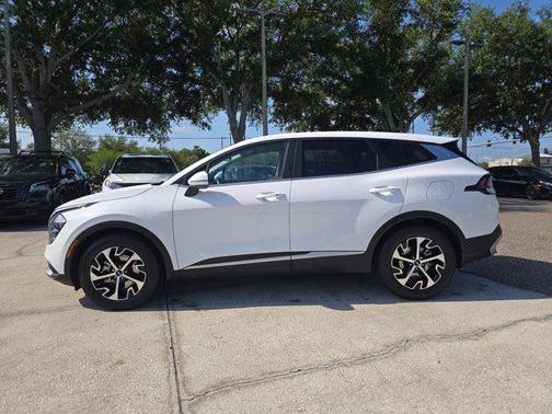 Glacial White Pearl 2023 Kia Sportage EX