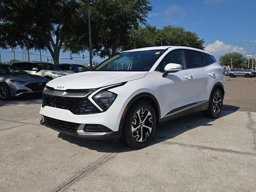 Glacial White Pearl 2023 Kia Sportage EX