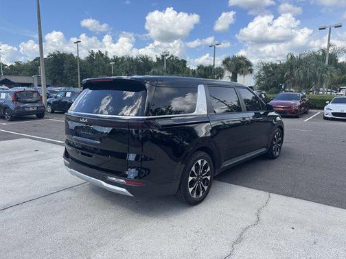 2022 Kia Carnival EX