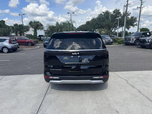 2022 Kia Carnival EX