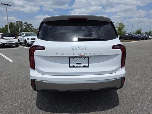 2025 Kia Telluride LX