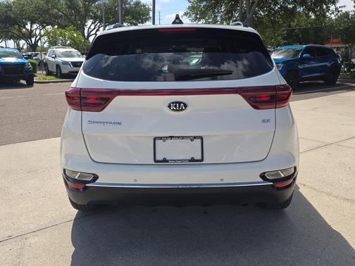 Snow White Pearl 2022 Kia Sportage EX