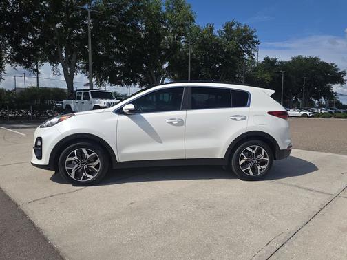 Snow White Pearl 2022 Kia Sportage EX