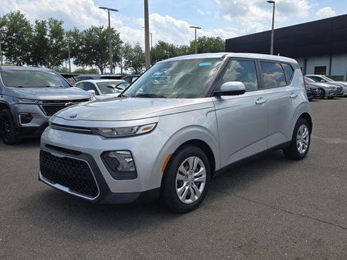 Sparkling Silver 2021 Kia Soul LX
