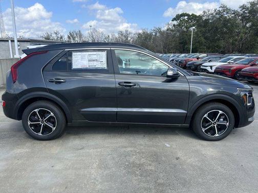 2025 Kia Niro EX