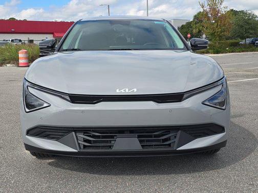 2025 Kia EV6 Light Long Range