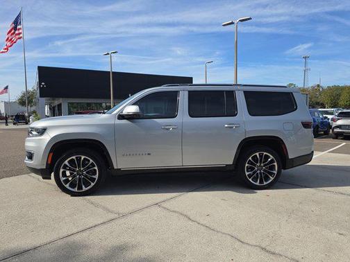 2022 Jeep Wagoneer Series III 4x2