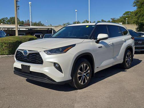 2021 Toyota Highlander Hybrid XLE
