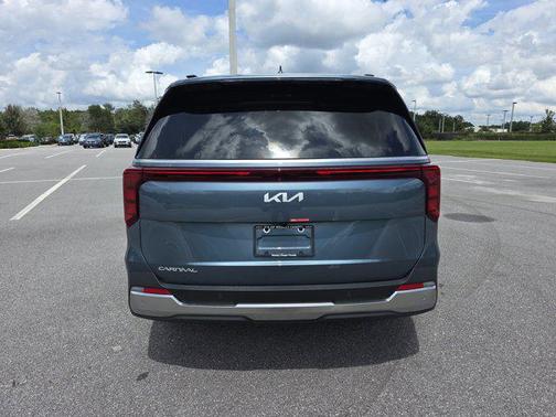 2026 Kia Carnival SX