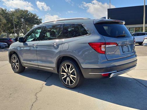 2022 Honda Pilot Touring 8-Passenger