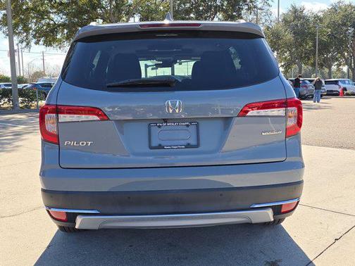 2022 Honda Pilot Touring 8-Passenger