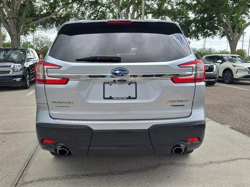 Ice Silver Metallic 2024 Subaru Ascent Limited 8-Passenger