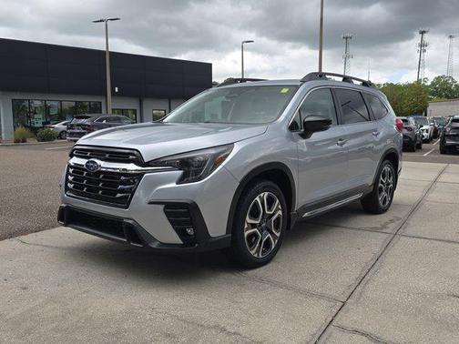 Ice Silver Metallic 2024 Subaru Ascent Limited 8-Passenger