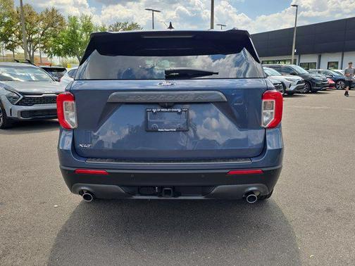 Infinite Blue Metallic Tinted Clearcoat 2021 Ford Explorer XLT