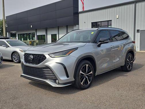 Celestial Silver Metallic 2022 Toyota Highlander XSE