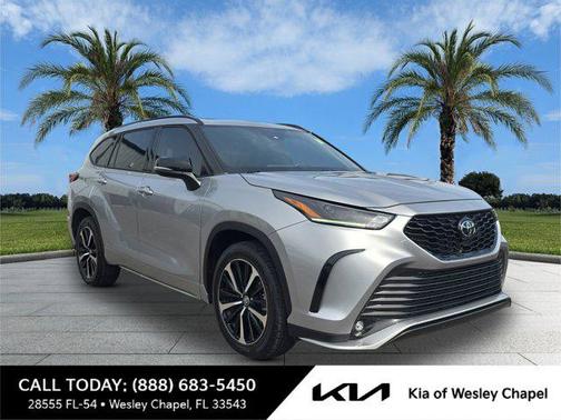 Celestial Silver Metallic 2022 Toyota Highlander XSE