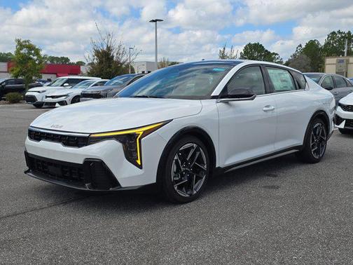 2025 Kia K4 GT-Line
