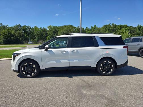 White Pearl 2026 Kia Carnival EX