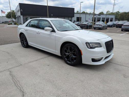2023 Chrysler 300 Touring