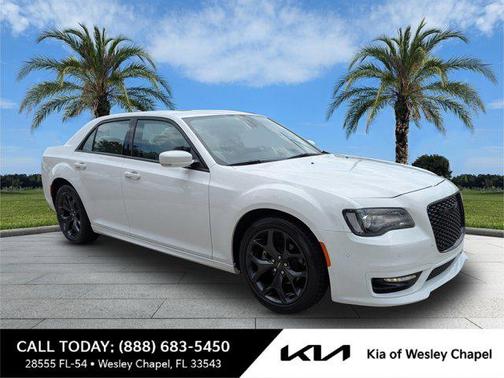 2023 Chrysler 300 Touring