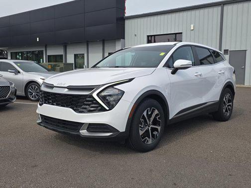 Glacial White Pearl 2023 Kia Sportage EX