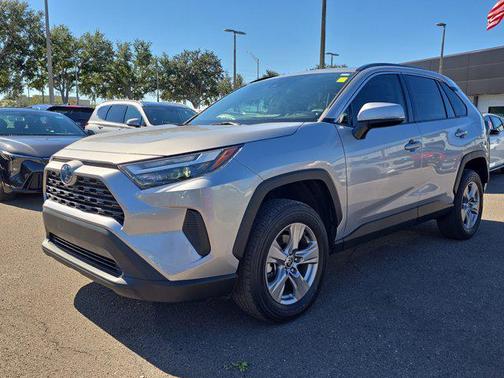 2022 Toyota RAV4 Hybrid XLE