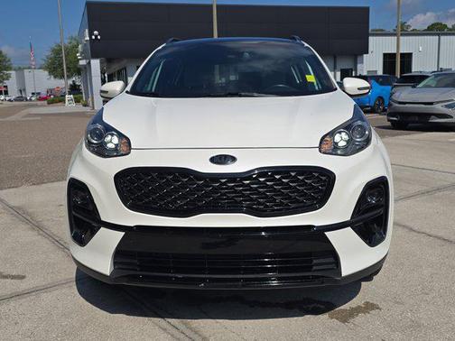 Snow White Pearl 2022 Kia Sportage S