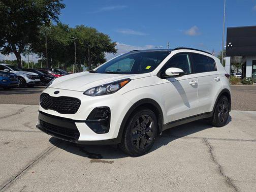 Snow White Pearl 2022 Kia Sportage S
