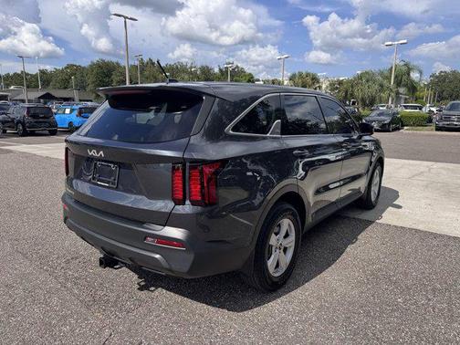 2023 Kia Sorento LX