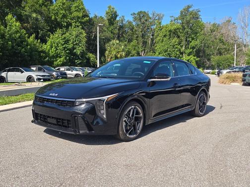 Aurora Black Pearl 2026 Kia K4 GT-Line