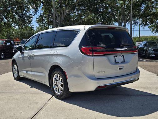 Silver Mist Clearcoat 2024 Chrysler Pacifica Touring L