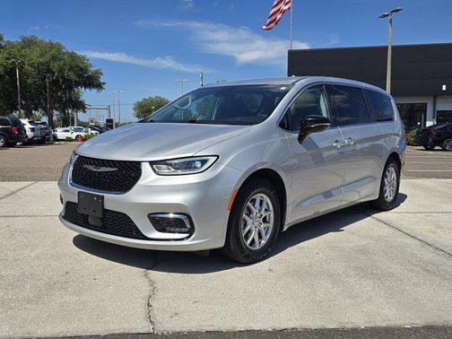 Silver Mist Clearcoat 2024 Chrysler Pacifica Touring L