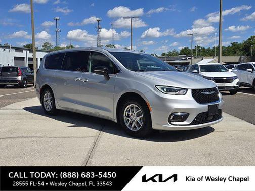 Silver Mist Clearcoat 2024 Chrysler Pacifica Touring L