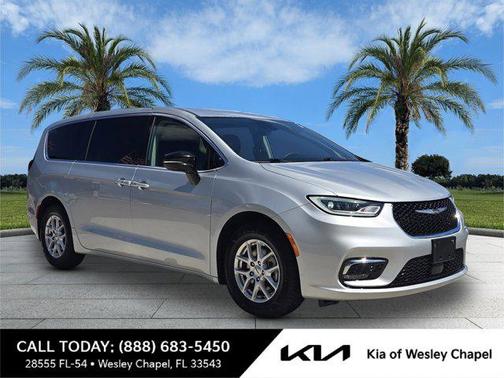 Silver Mist Clearcoat 2024 Chrysler Pacifica Touring L