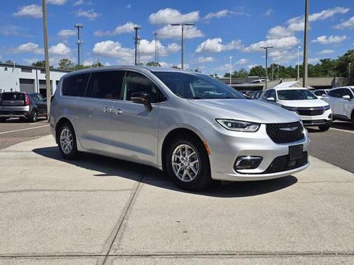 Silver Mist Clearcoat 2024 Chrysler Pacifica Touring L