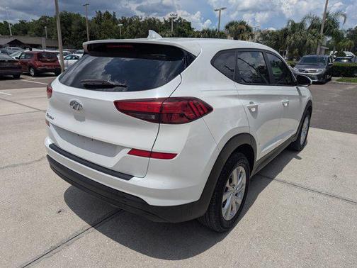 2021 Hyundai TUCSON SE