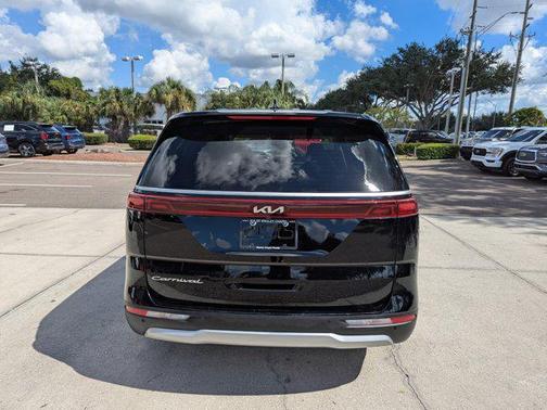 2022 Kia Carnival LXS