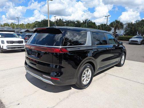 2022 Kia Carnival LXS
