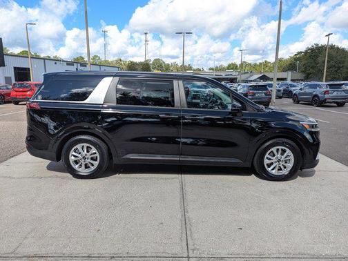 2022 Kia Carnival LXS
