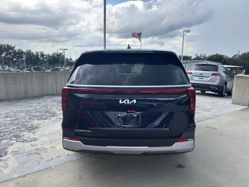 2026 Kia Carnival LX