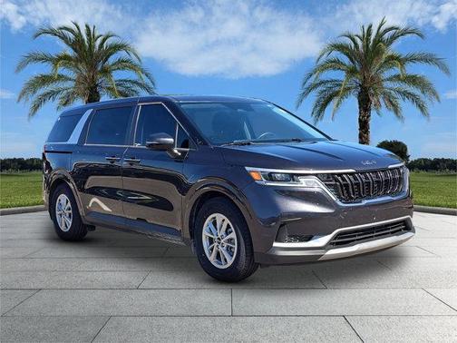2024 Kia Carnival LX