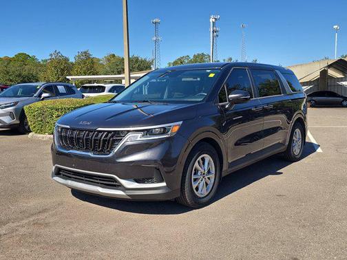 2024 Kia Carnival LX