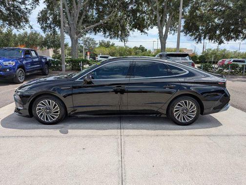 2025 Hyundai SONATA Hybrid Limited